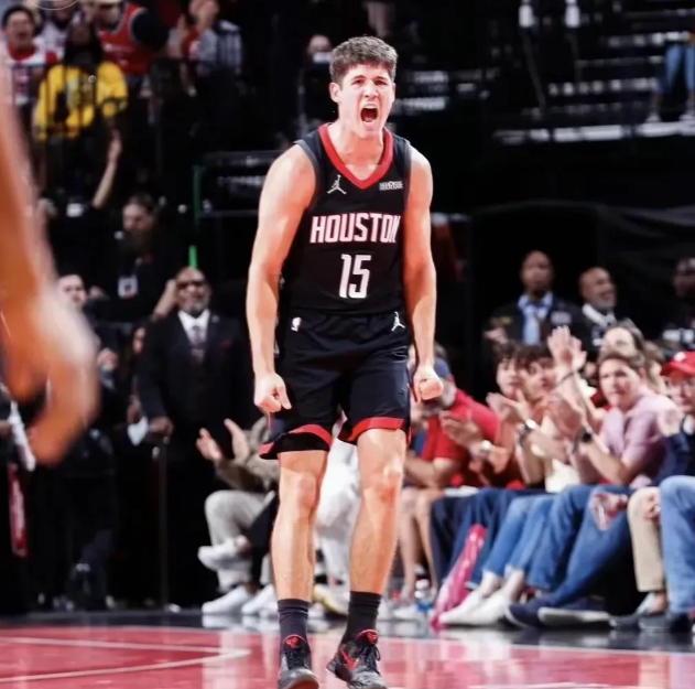 这场能看出谢泼德的定位了吧我之前说的一点错也没有，第一就是打个定点投手，别让