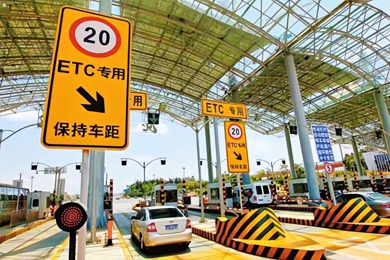 讲真，车牌识别取代ETC这件事，技术上根本不存在任何障碍，三步就能说清楚。第