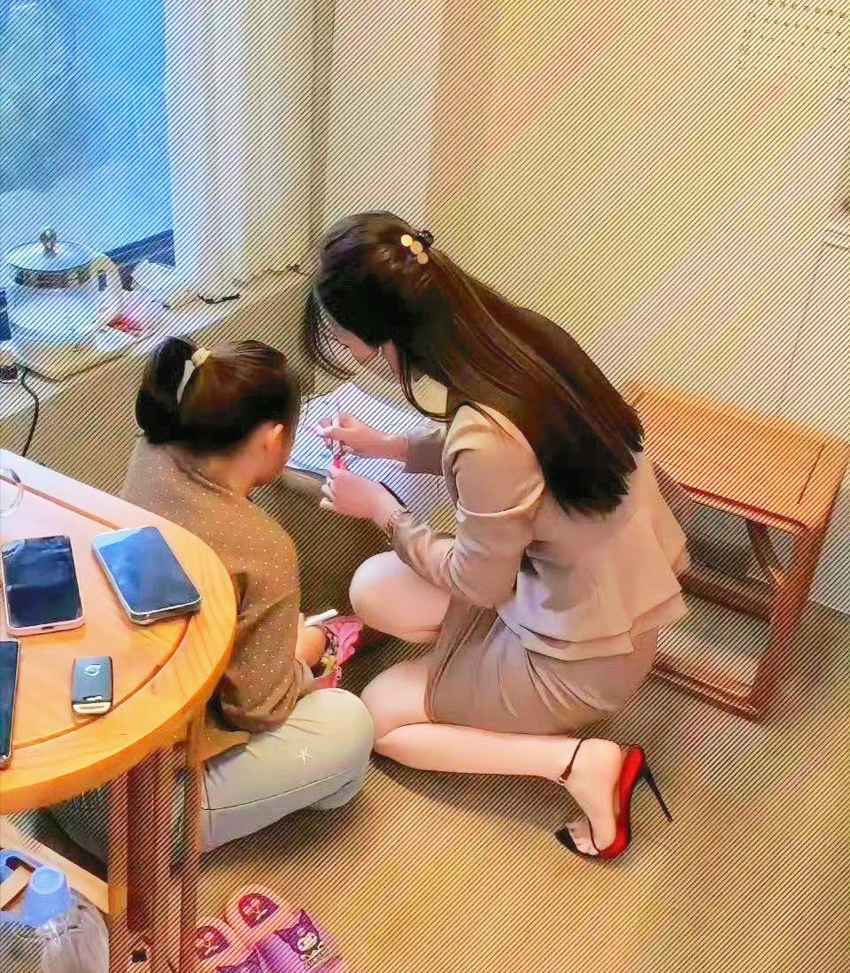 今天是“国际不打小孩日”！希望所有的父母都能忍住，让孩子过一个愉快的节日。有句