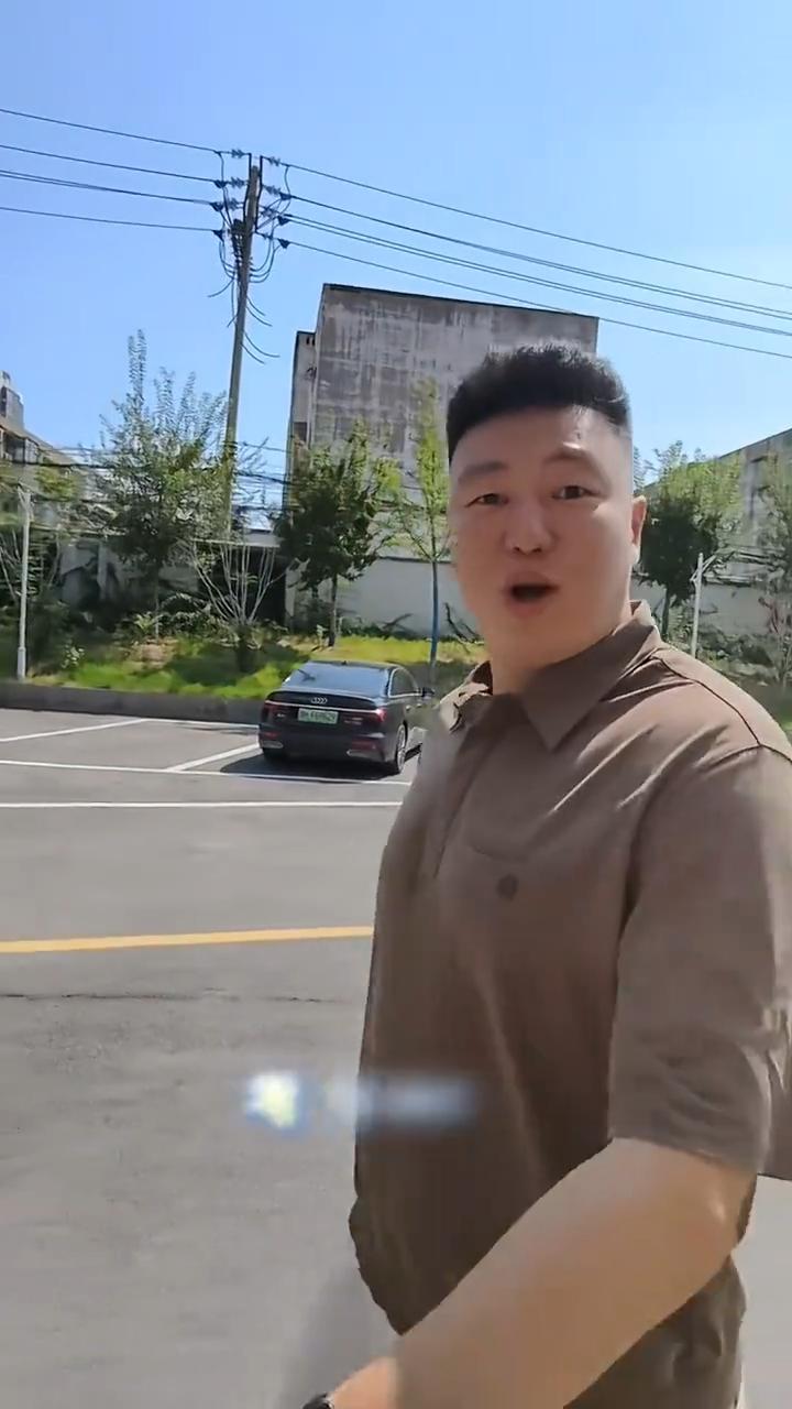 李根当上焦作文旅男篮总经理后，也开始像朱芳雨一样，开始发一个球队总经理的一天了。