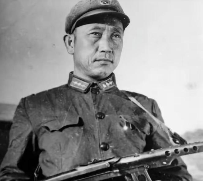 1979年，对越自卫反击战，我军副师长赵连玉离国境线只剩5公里，眼看就要回国了，