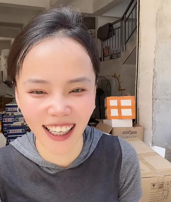 熊磊也把网络玩的很溜，原来今天早上凌晨发视频，是虚晃一枪！今天下午还是原来的账