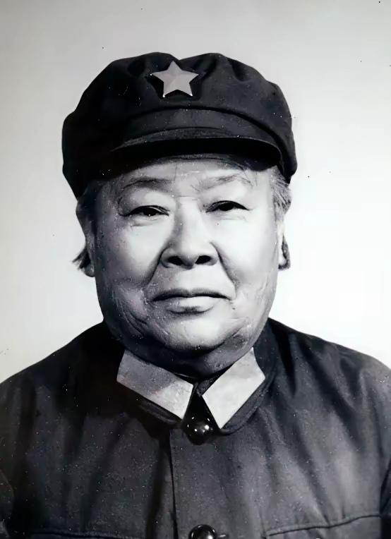 1935年，川北山区，红军面临一个难啃的骨头，土匪黑七提出要与红军战士单挑，而且