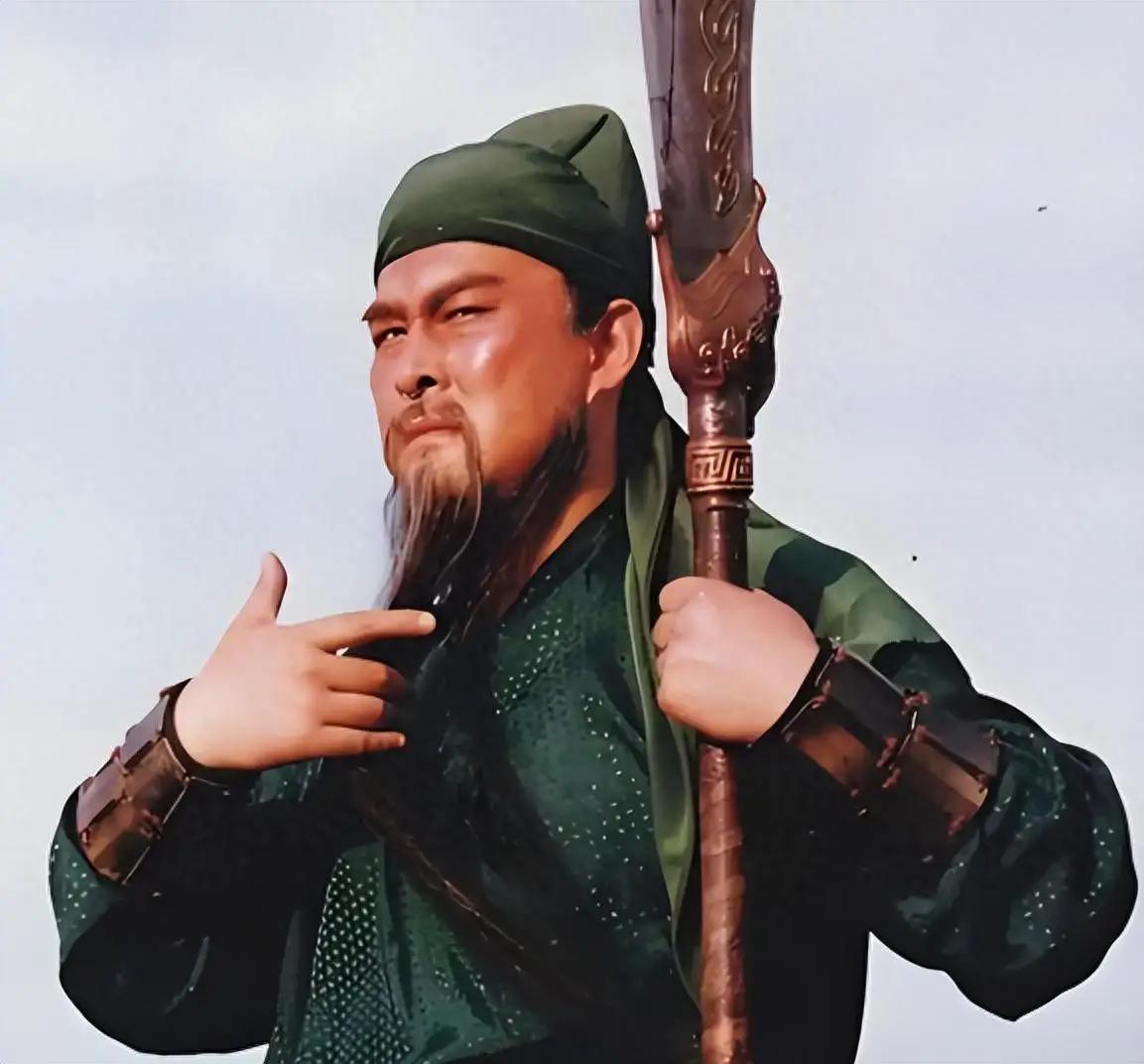 关羽浪得虚名？正史里的关羽比《三国演义》里更强，堪称绝世猛将现在网上总有人说关