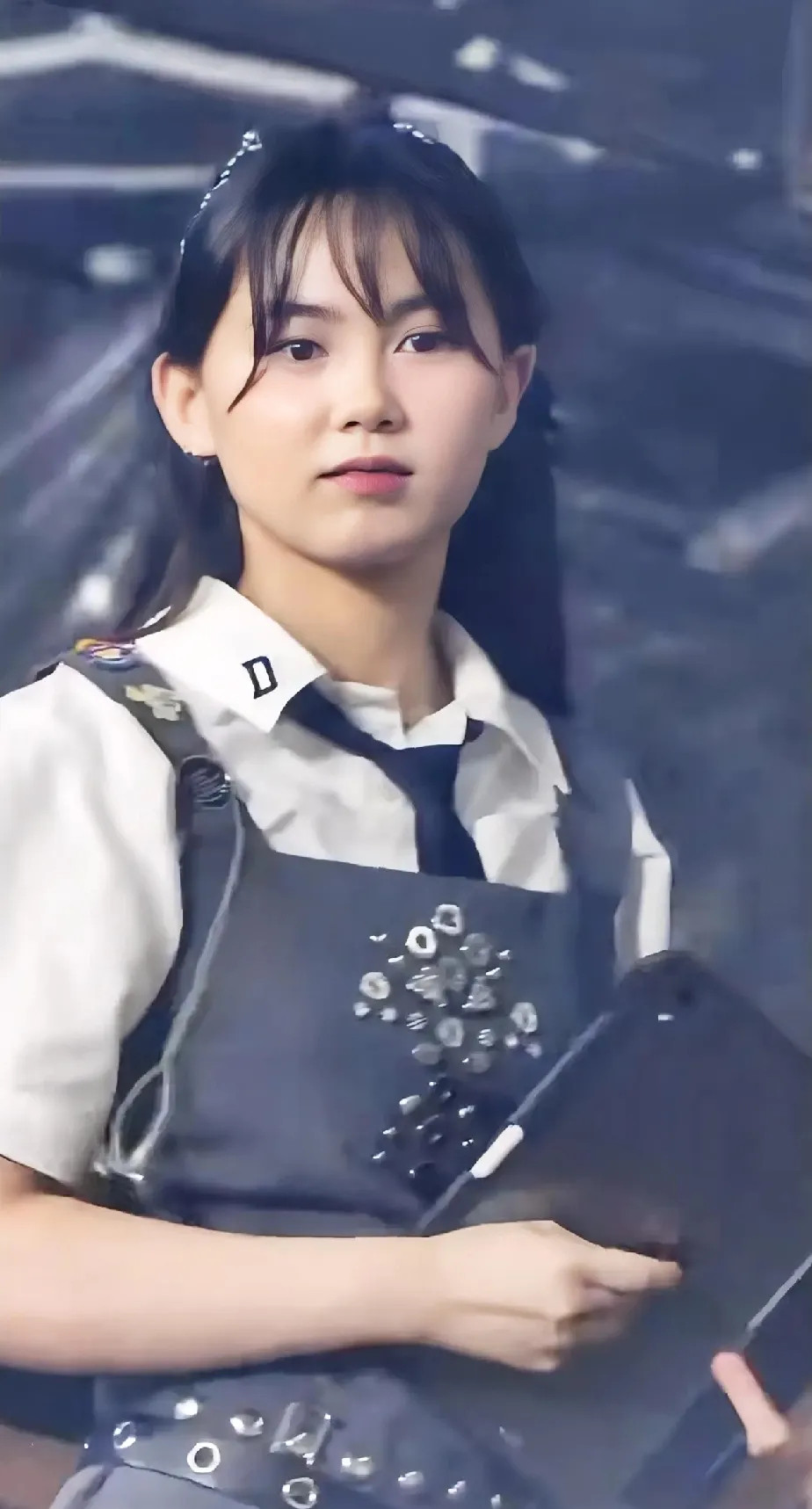 终于有人发现了，谢霆锋演唱会上的吉他女孩有7分像张柏芝，有时候的角度看过去竟有9