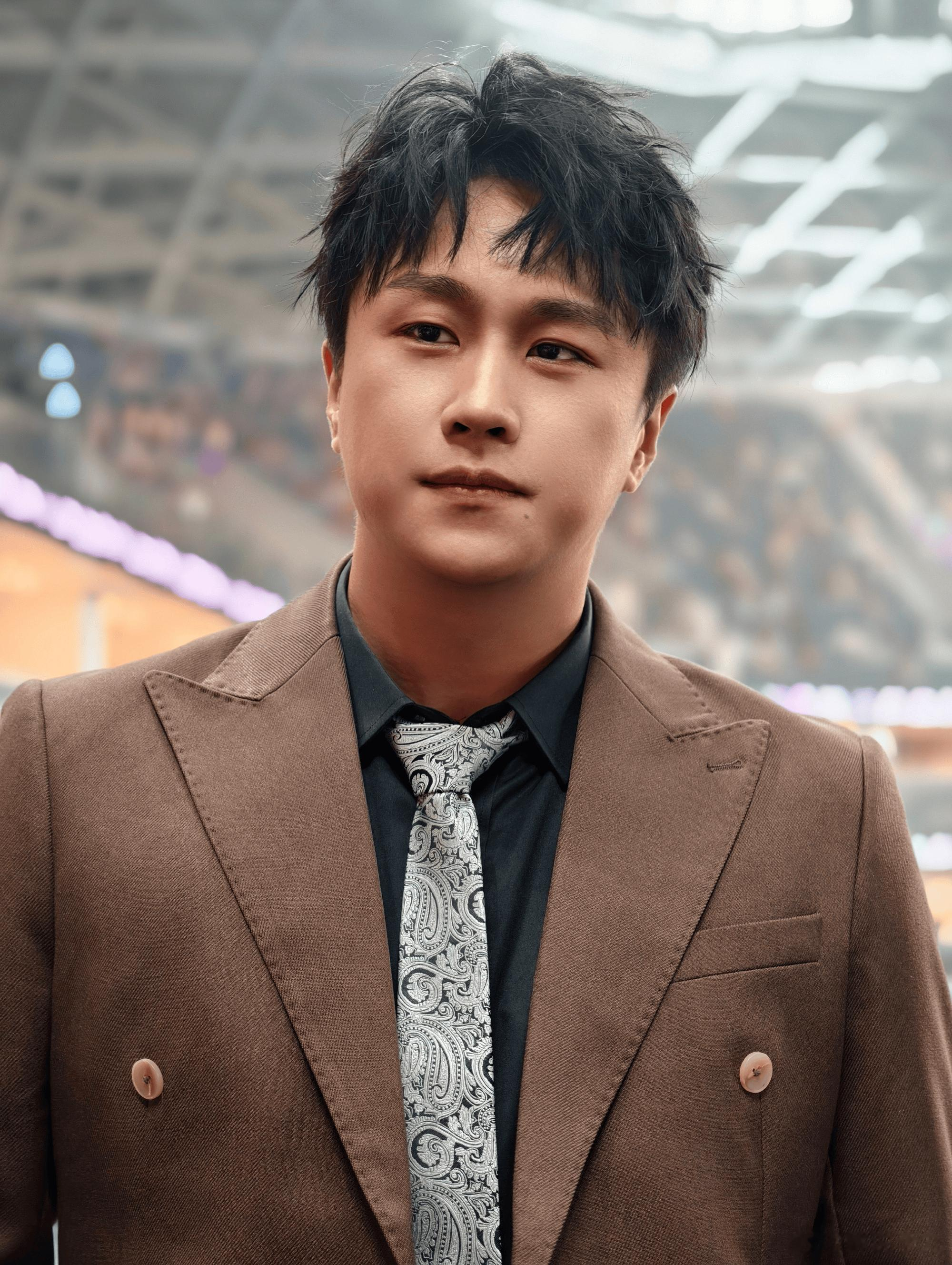 前往鸟巢, 李九作词: 谨以赤羽穿书, 遍邀四海宾朋侠客