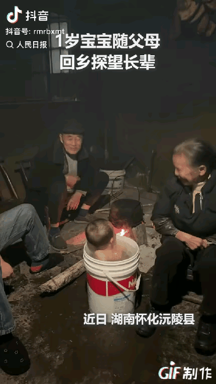 “1岁宝宝上人民日报了！”近日湖南怀化，一个1岁的萌娃跟着爸妈跨越3百公里回到乡