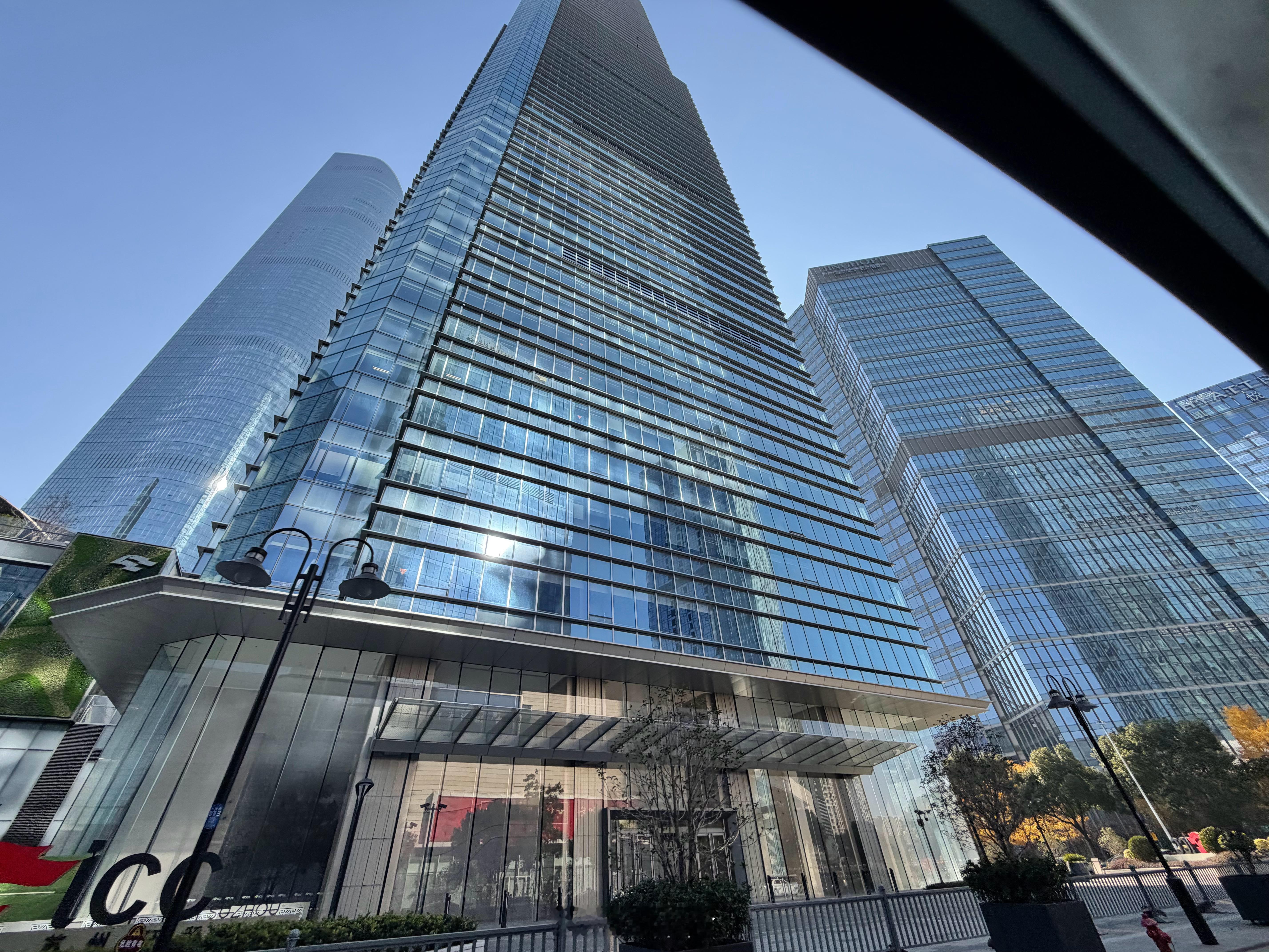 感觉六七年没有来苏州中心了，还是这么的繁华甚至有点比南京热闹的感觉苏州·苏州中