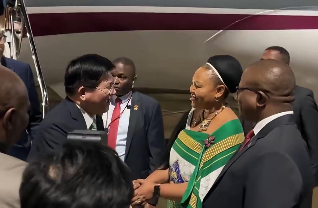 赖清德妄图窜访斯威士兰落空，玩了一把明修栈道，暗度陈仓，狸猫换太子。当地时间