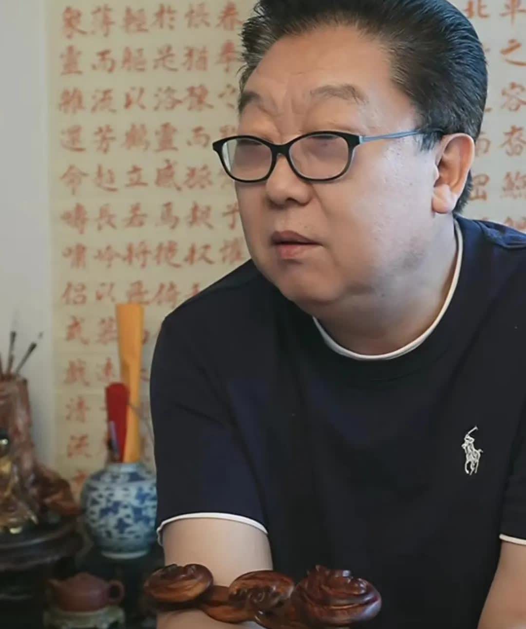 著名相声演员郑健直言，德云社的相声是下三路，还质疑其没经典，甚至反问，你敢让女儿