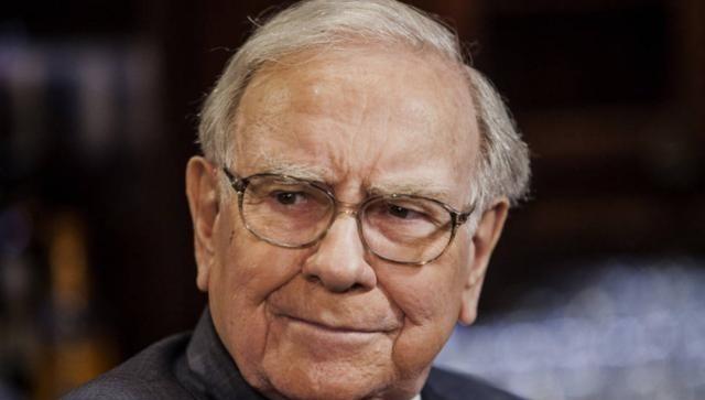 95岁巴菲特退休爆预言：“美日会更强大”！人们在猜“咋不提中国”时，没成想他关于