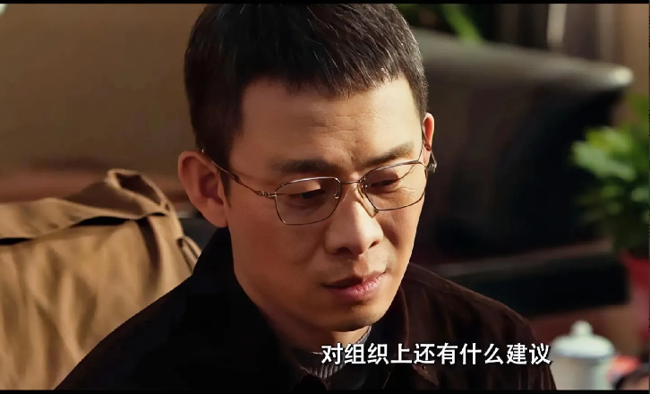 《以法之名》19集预告：洪亮暂时放弃辞职了，因为水样采集报告迟迟没有消息，李人骏