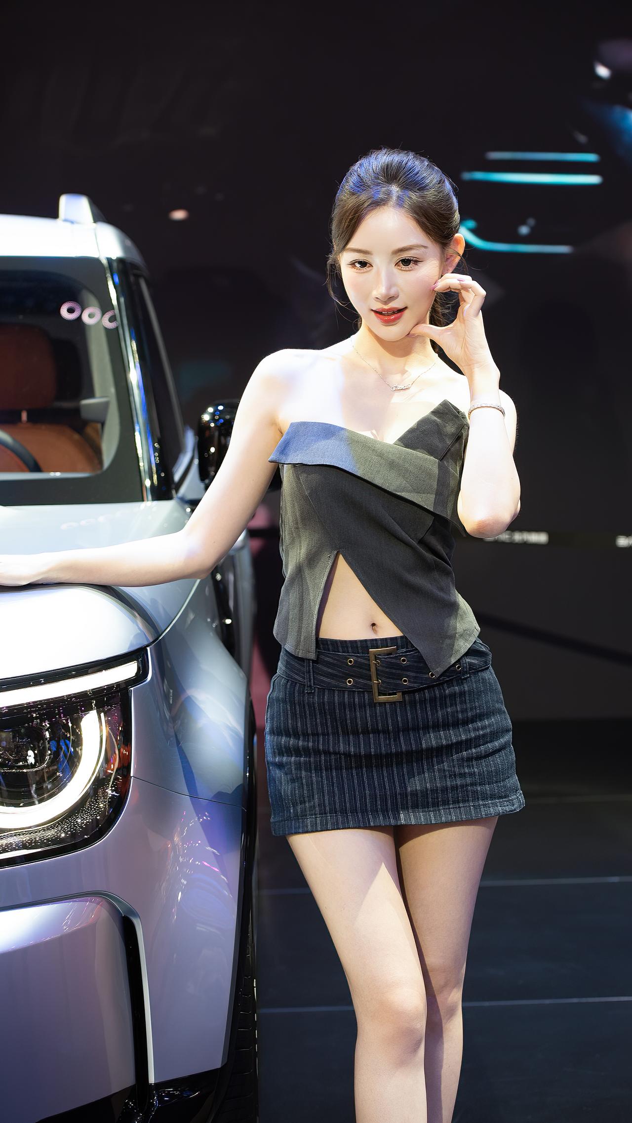 敏敏车模美女成都车展车展现场