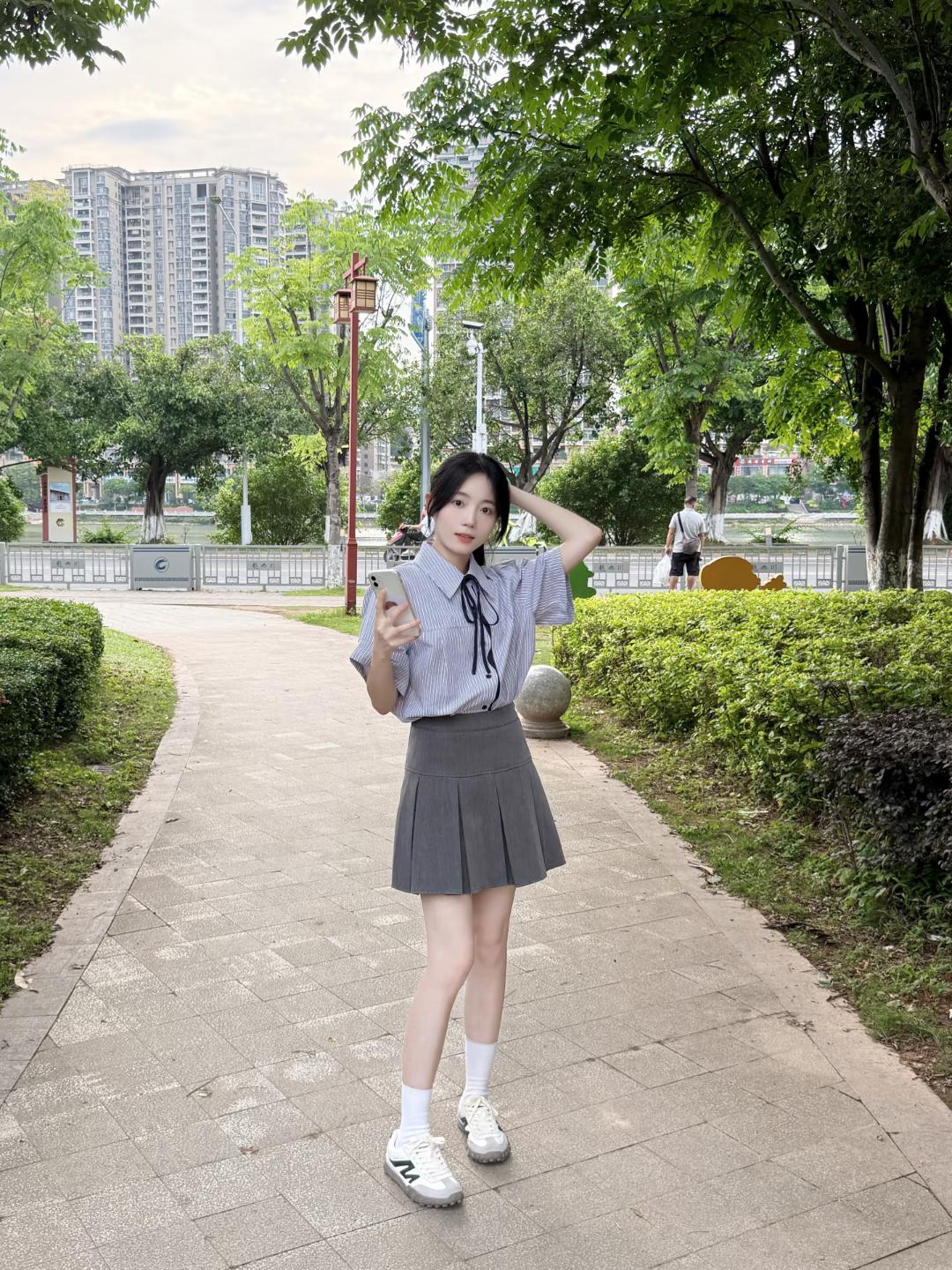 明天去逛商场吗？