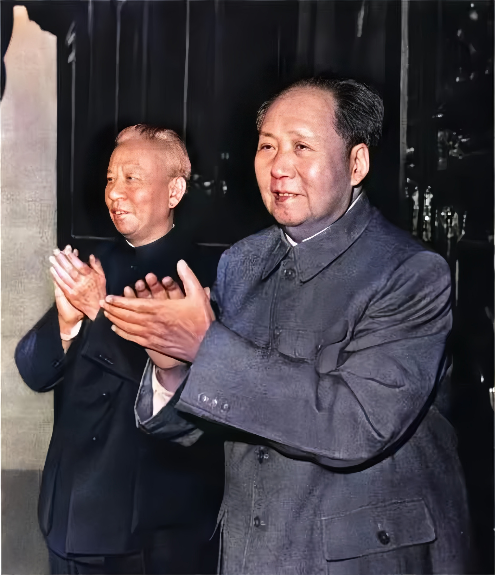 第一届国防委员会主席是毛主席，十大元帅全都是副主席，都给毛主席当副手。到1959