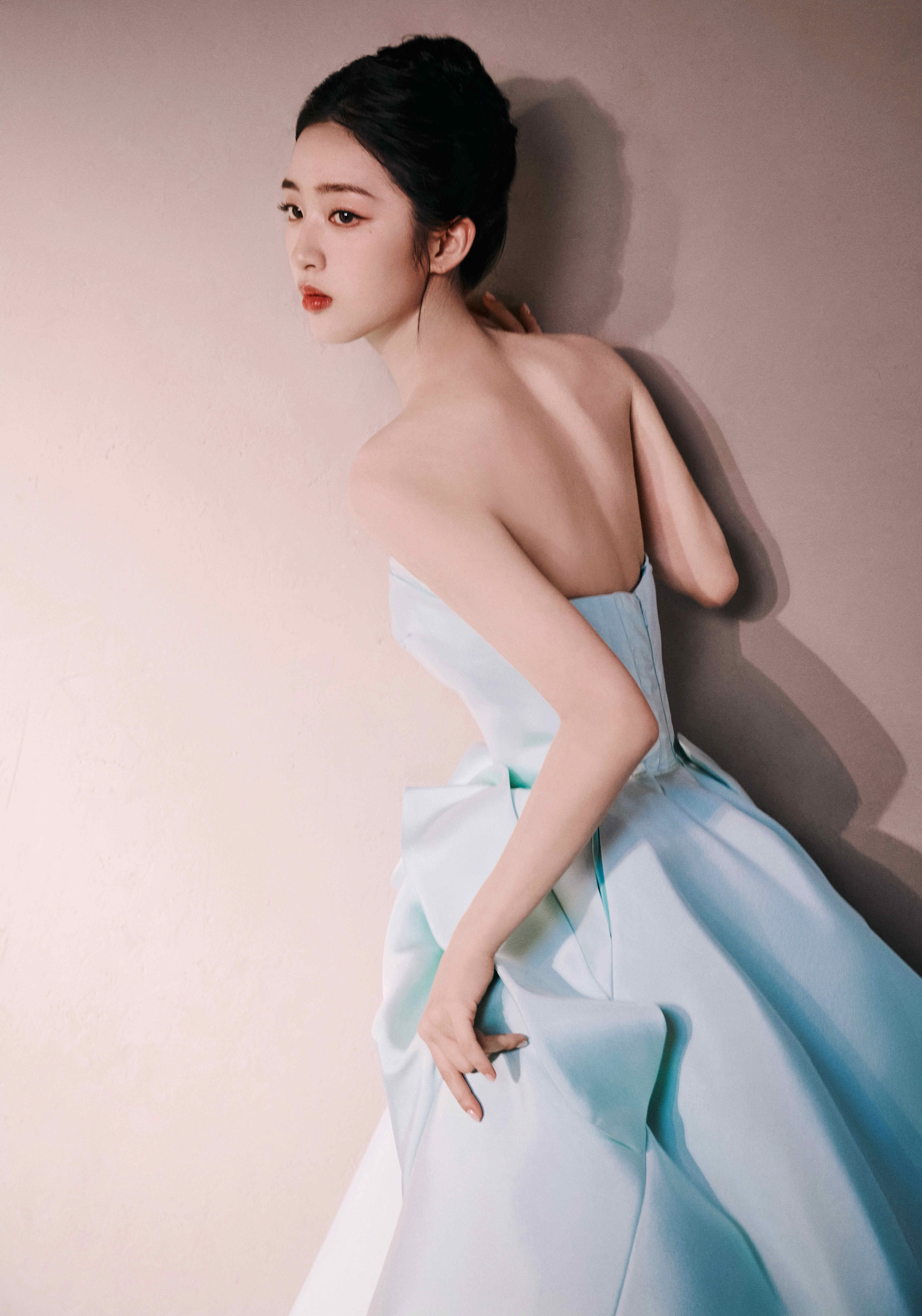 邓恩熙在复制粘贴的时代，你是手写的诗