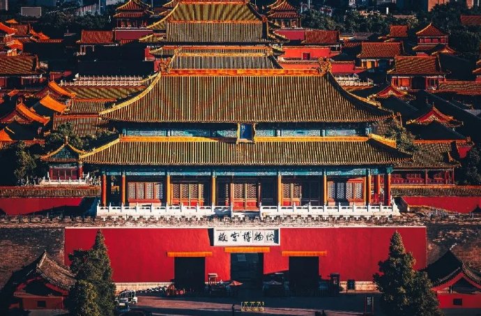如果国内只允许有十个6A级景区，你们觉得哪些能上榜呢？1.故宫，皇家宫殿，古代精品。2.长城，民族的