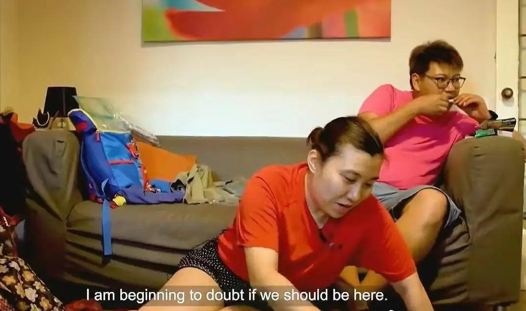 一对润人当年豪言：宁愿去英国当乞儿，也不回香港！四年过去了，平民变贫民！