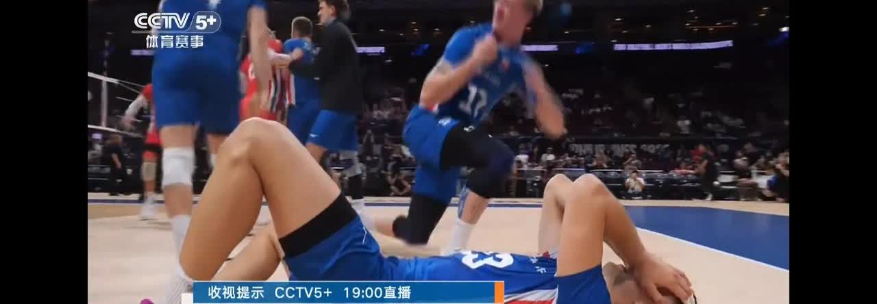 捷克男排闯进世锦赛四强成为中国队所在小组成绩最好的球队！当时中国男排还想