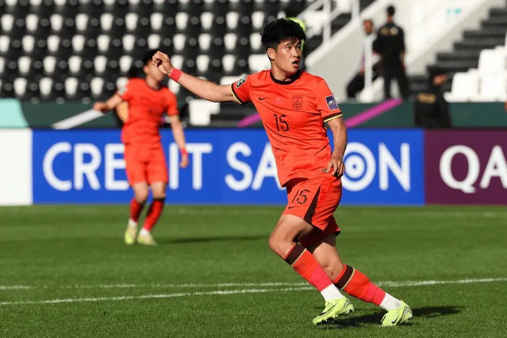 彭啸和李昊，你评谁是本场最佳？在中国U231-0击败澳大利亚之后，中国队的进