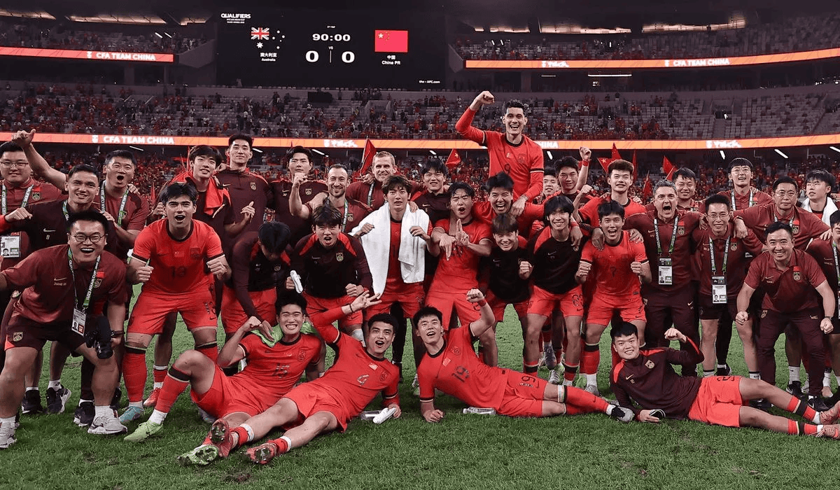 马德兴: U23国足下半场压着伊朗打, 王钰栋两脚怒射接近破门