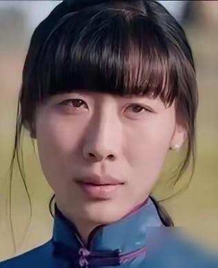 演过200场张一曼，任素汐至今没红透。为磨透角色，她连演200场话剧，写完厚