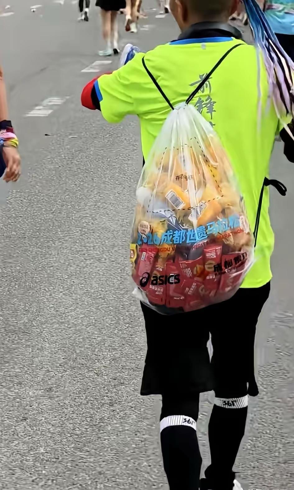 用马拉松补给进货，他是第一人