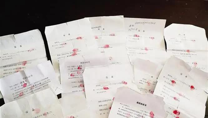 江苏南通一女子要和丈夫离婚，公婆却拿出10张借条，说他们借了180万给儿子儿媳，