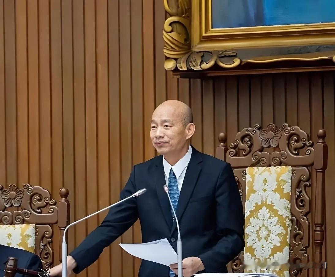 台湾蓝绿两党的各类提案，说到底都是为了给自己拉选票，心思昭然若揭。绿营抛出的1