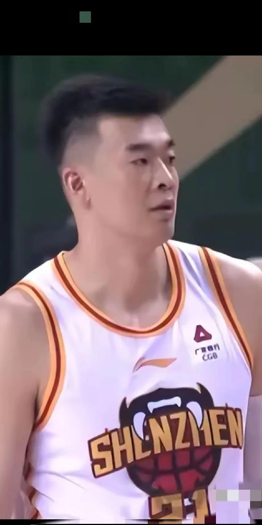李慕豪的春天这是迟迟要来了吗？还是彻底要废了？从消息上看，李慕豪加盟广东男篮只差