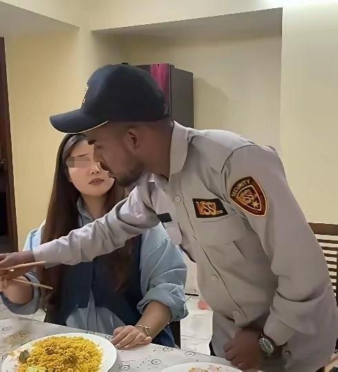 嫁到国外女子吐槽：老公不允许她使用筷子，强制她必须用手吃！​​​这没毛病啊