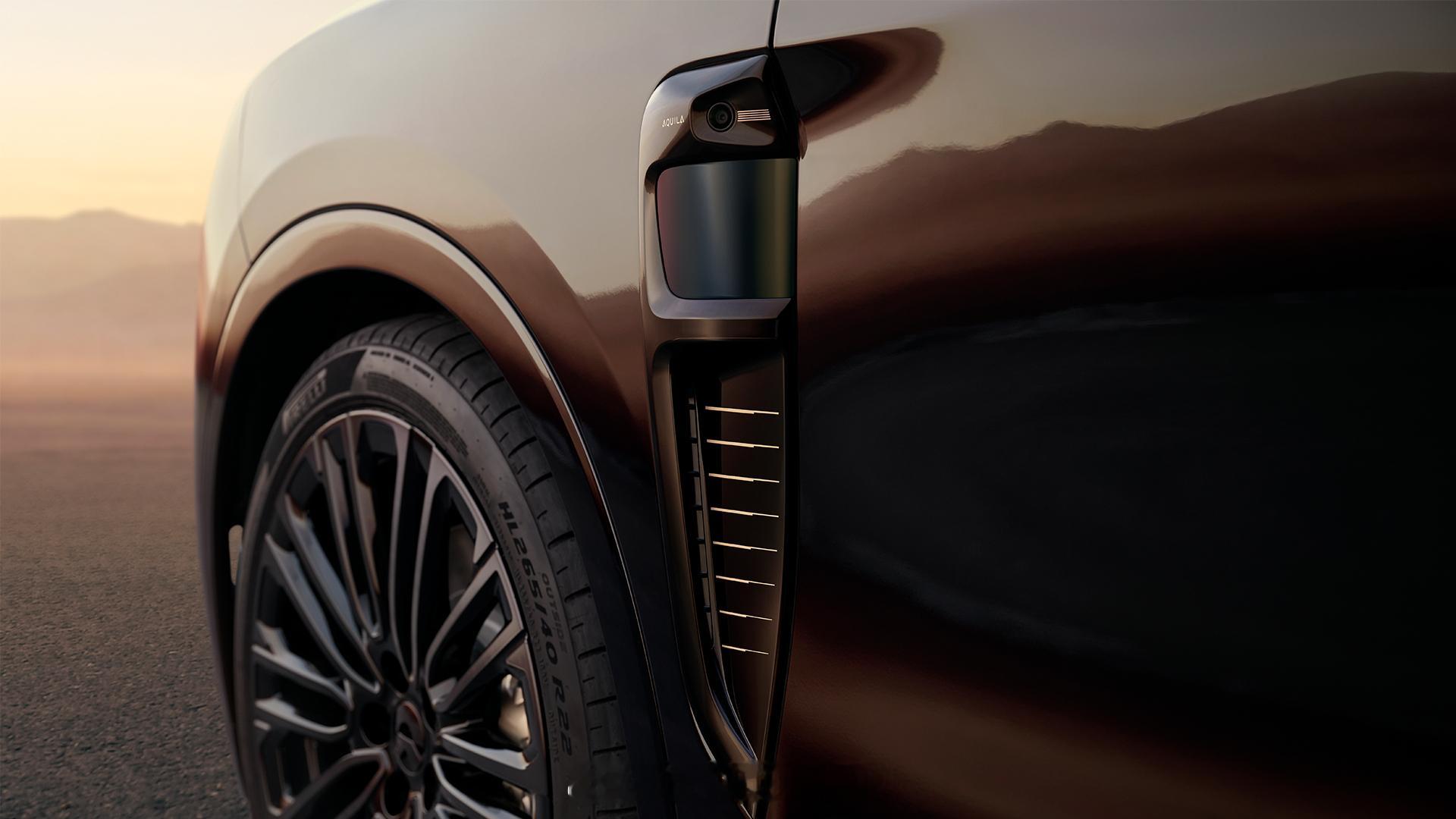 昨天北京车展媒体日第一天，我绕着展馆转了一圈，最大的直观感受就是：现在大三排六座