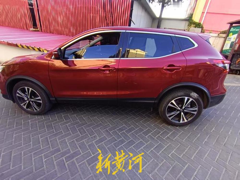 “冤不冤？”河北承德，一男子与女网友奔现后，忍不住在车后排亲吻、搂抱，之后男子还