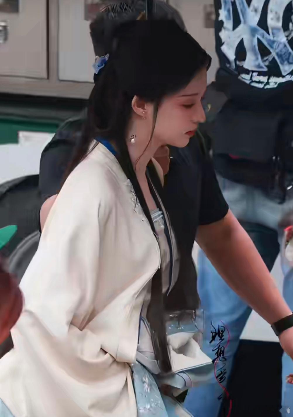 王楚然《浮生》娑椤新造型路透，温婉清丽的江南美人！