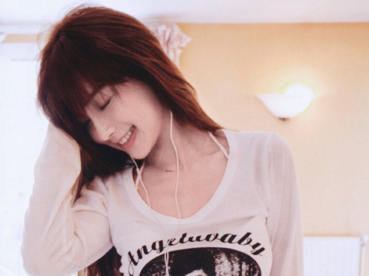 angelababyyy杨颖你的人生我从未真正参与，却在我的青春里留下最