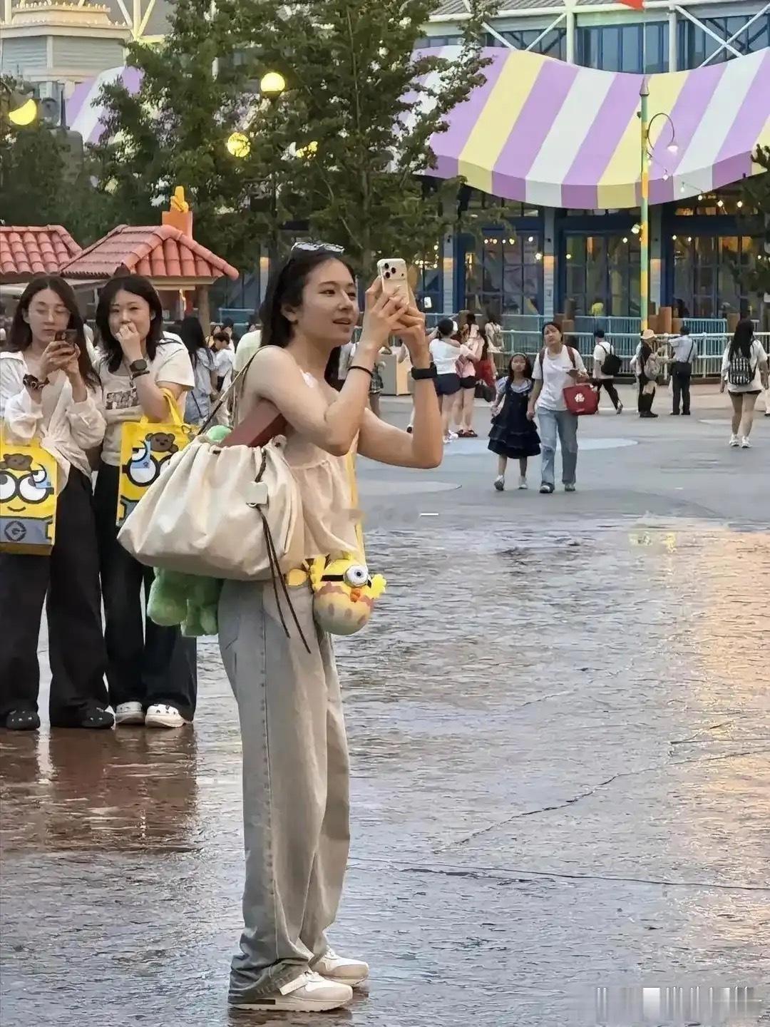 好像有钱人一般不穿防晒衣​​​