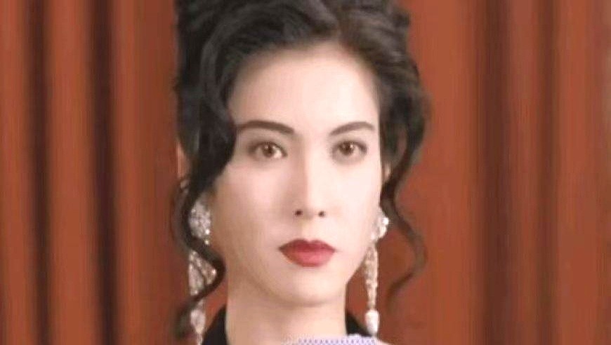 陪跑吴镇宇8年，又苦等何家劲3年，李婉华到底图个啥？最美的年华给了吴镇宇，从他籍籍无名到红遍香江，整