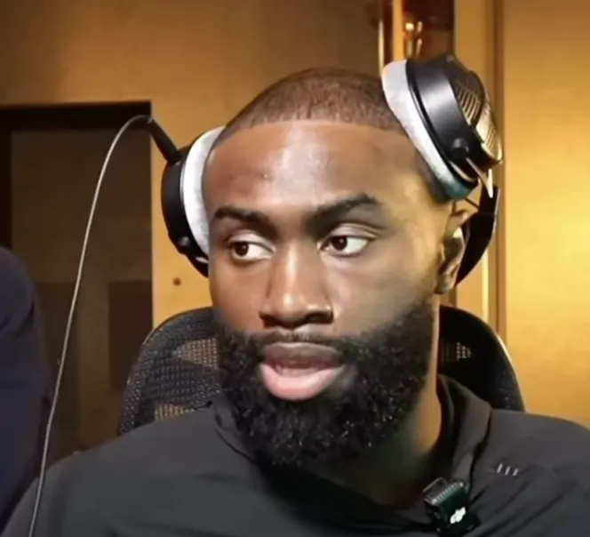 凯尔特人球员杰伦-布朗在直播中谈到了当今NBA的选秀与建队趋势。布朗表示，如