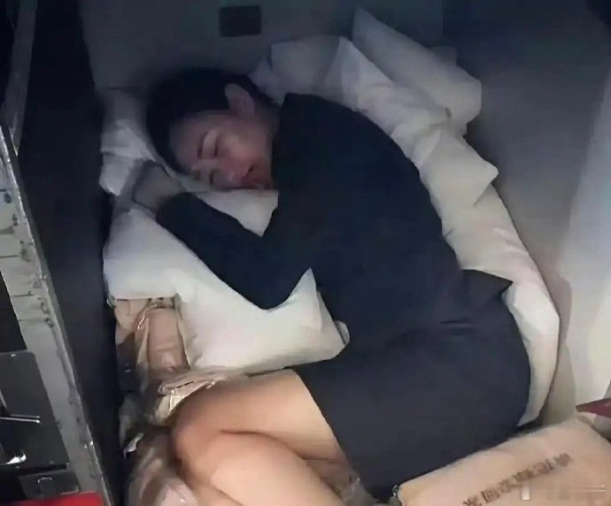 第一次见空姐休息室好辛苦