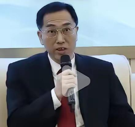 最近印度女孩含泪想留在中国、家人也明确申请定居的视频，刷爆了全网。一时间无数