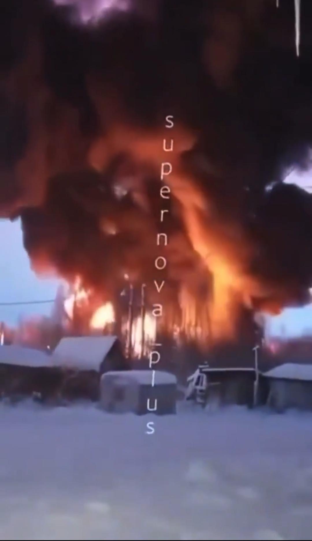 乌克兰无人机袭击俄罗斯战略石油储备，局势升级乌克兰长程无人机突袭莫斯科以北2