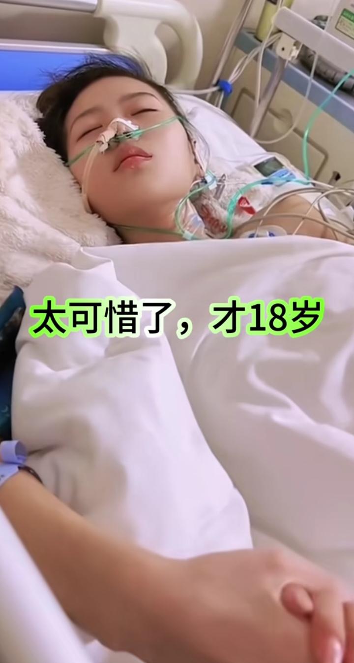 痛心！18岁女孩为多赚50元夜班费，长期熬夜没醒来她倒在车间岗位那天，手里还