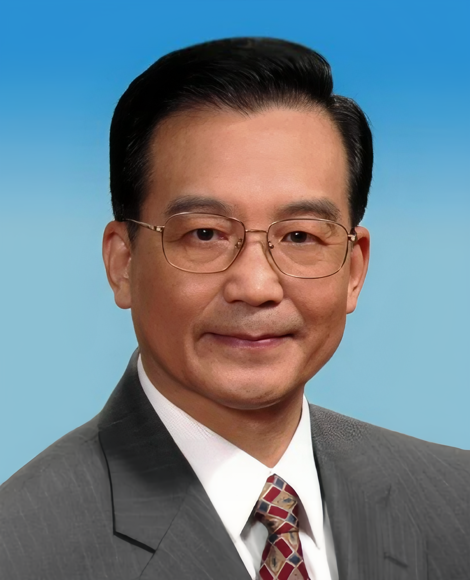 周总理之后，第一位任满两届的国务院总理是李鹏，第二位呢？当是温家宝。温家宝之前的