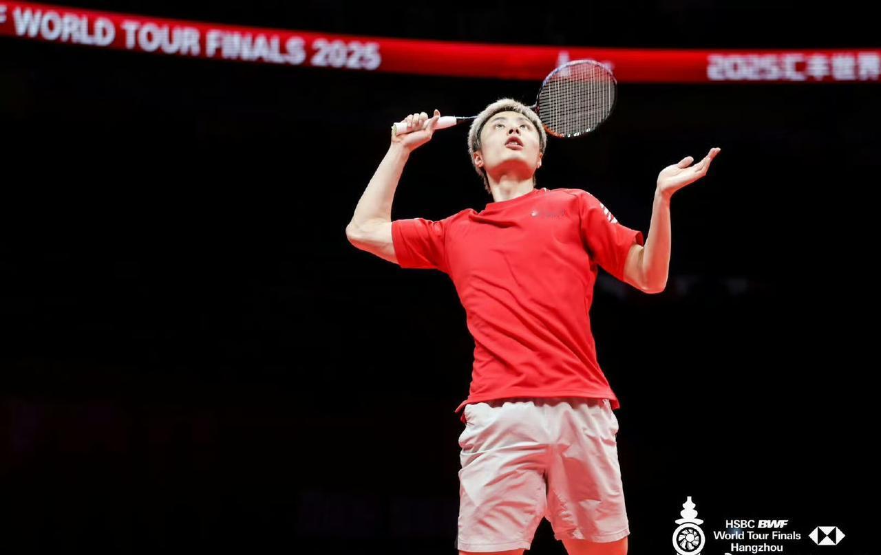 2025羽毛球年终总决赛首日单打战绩!12月17日，2025年国际羽联年终总决