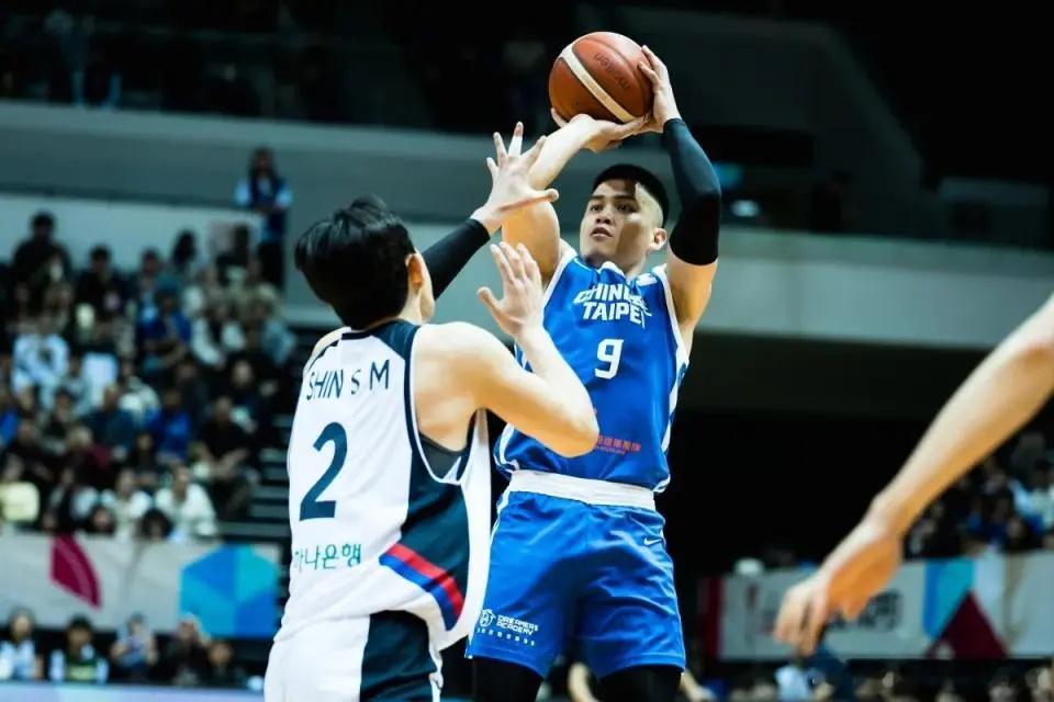 世预赛-中国台北男篮爆冷大胜韩国陈盈骏13+5+4林庭谦18分北京时间2月26