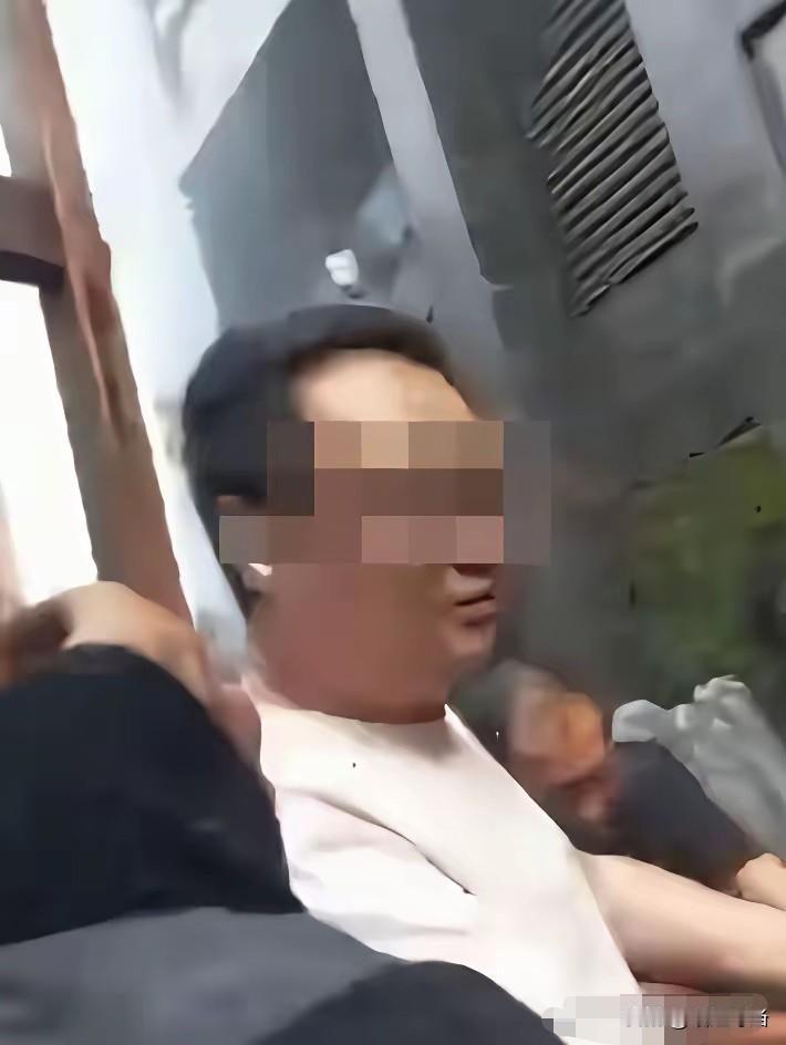 连云港火灾这个丈夫的行为疑点重重啊他什么时候能给大家一个交代呀如果网络上