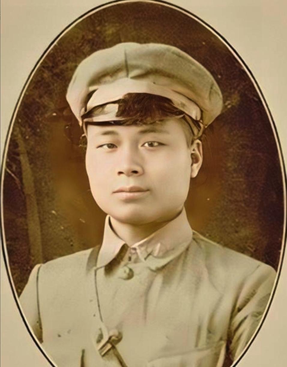 1980年，邱行湘去台湾探亲，回国前，蒋纬国给了他一大笔钱，邱行湘却说：“我这次