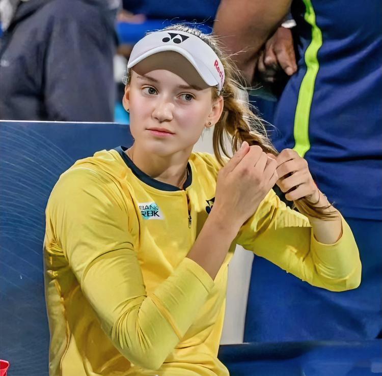 澳网新科冠军莱巴金娜的实力如何超强！！去年年终总决赛把世界第一萨巴伦卡打哭，接着