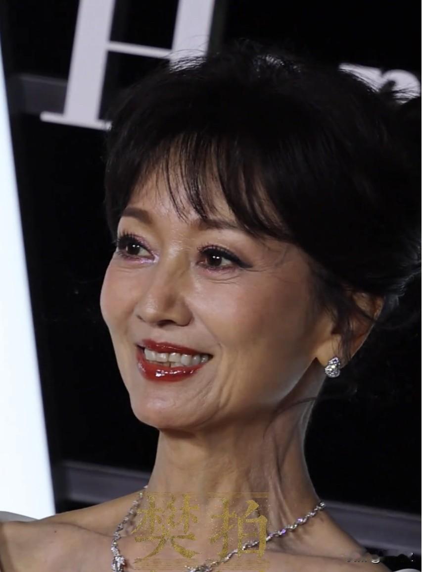 这才是符合大自然规律的72岁模样看了那么久的美颜终于看到真正的赵雅芝了之