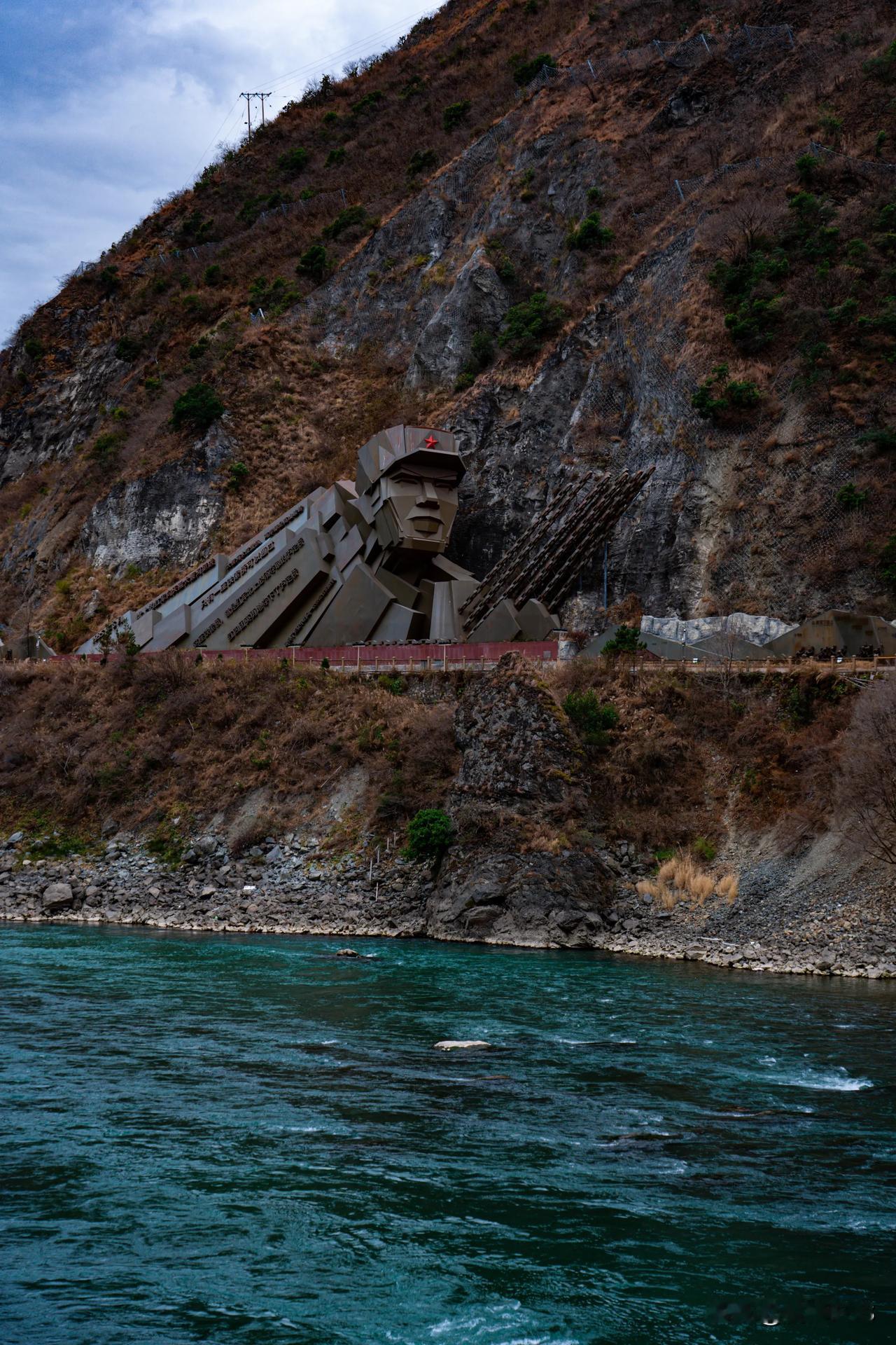 一个人飞了2000公里去川西旅行，最崩溃的一天，也是最有收获的一天❗一个人